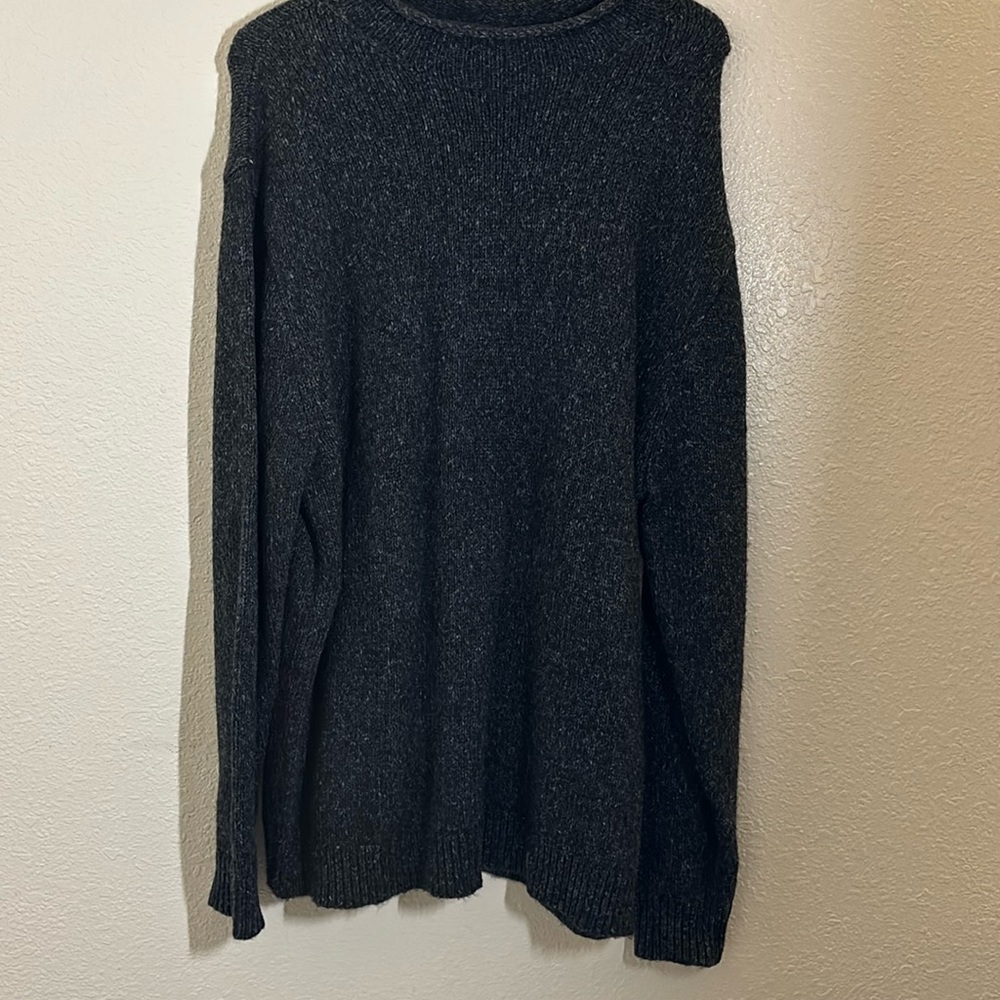 Men’s Claiborne grey sweater size XL. 44% Acrylic 19% cotton 11% Wool.